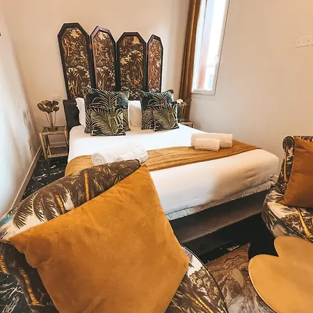 Le Luxury Lagoon شقة