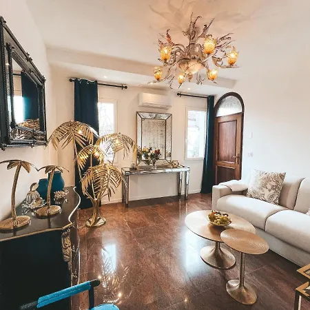 Le Luxury Lagoon *