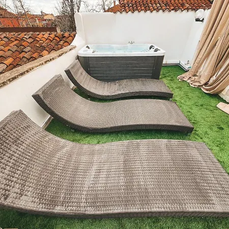 Le Luxury Lagoon
