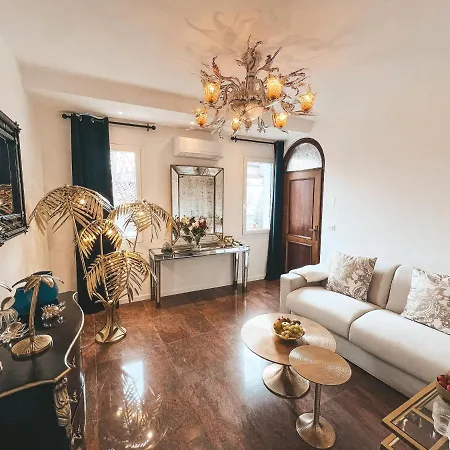 Le Luxury Lagoon Lejlighed