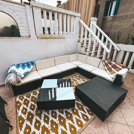 Le Luxury Lagoon Apartment