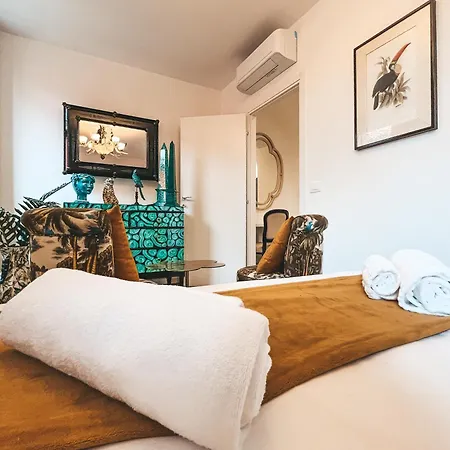 Le Luxury Lagoon Apartment