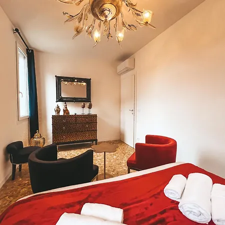 Le Luxury Lagoon *