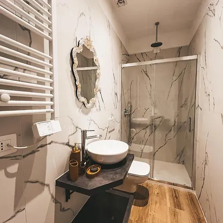 Le Luxury Lagoon
